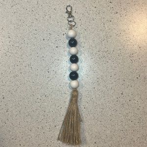 Black and white tassel keychain!!